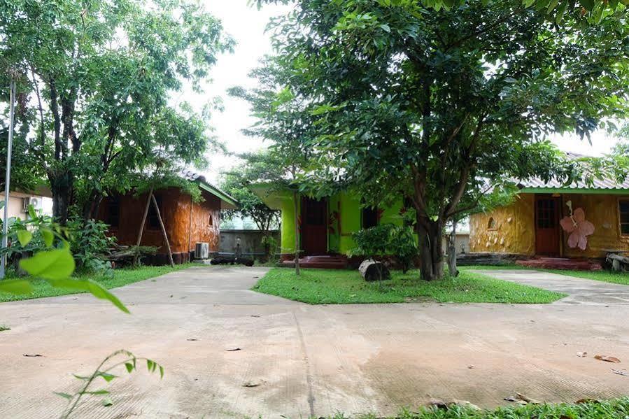 Maiyai Resort - Big Tree Кампхенґпхет Екстер'єр фото